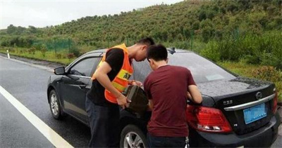 札达汽车送油送水